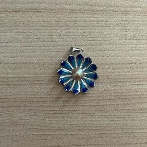 Vantel Pearls Blooming Love Pendant